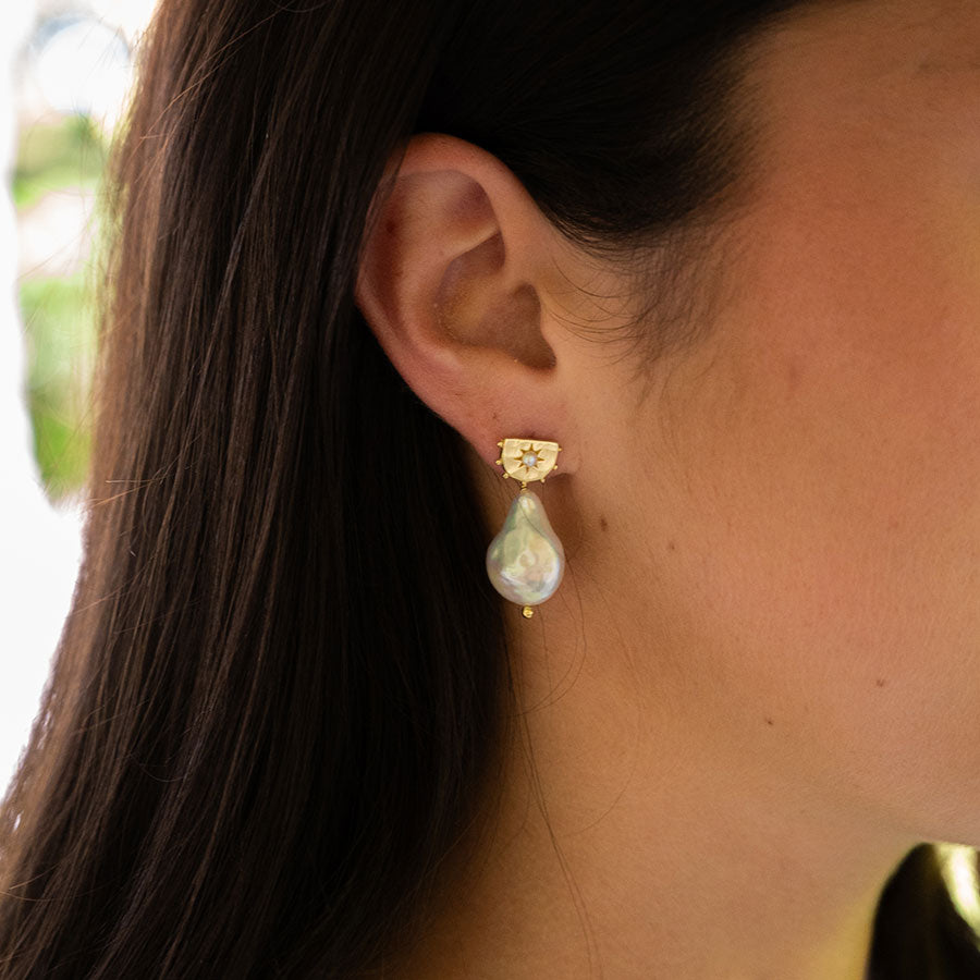 Star of the sea pearl drop earrings