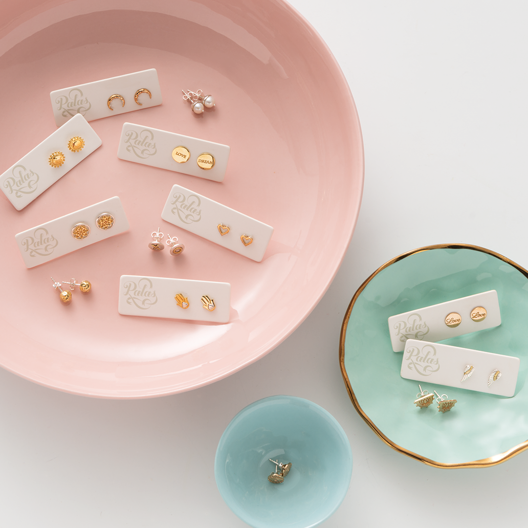 Love dream stud earrings