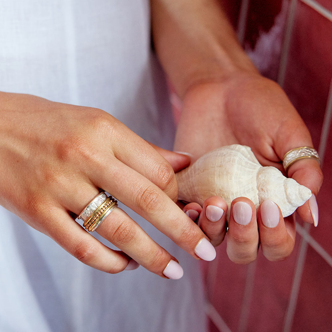 Gratitude meditation spinning ring