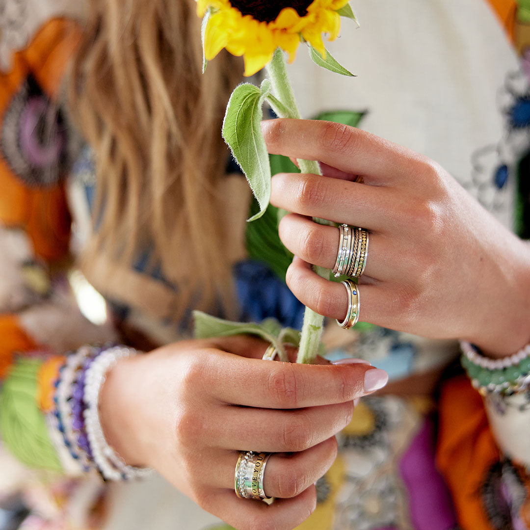 Flow meditation spinning ring