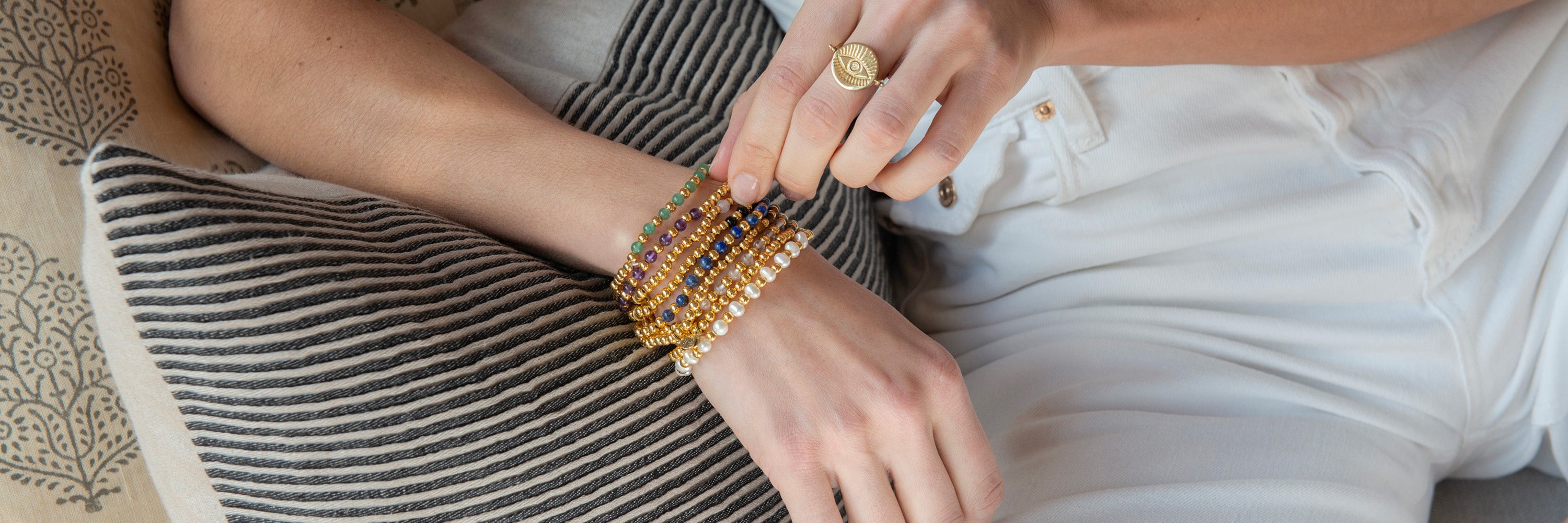 Dainty Gold Lotus Flower Bracelet | Gold lotus, Fancy jewellery, Heart  jewelry