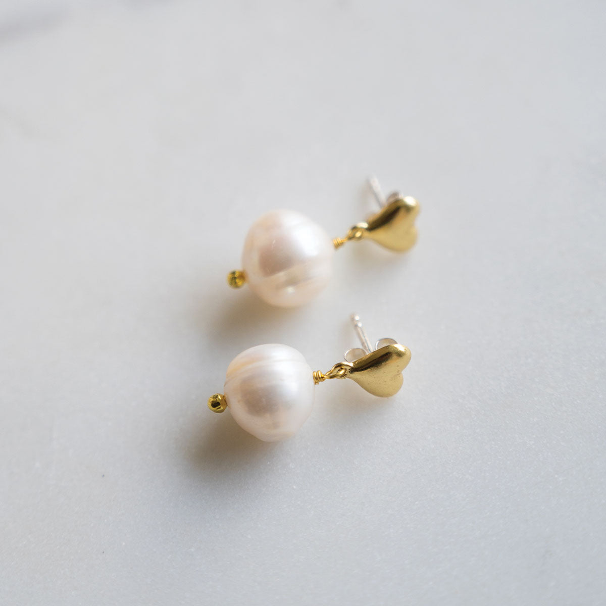 Listen to your heart pearl earrings