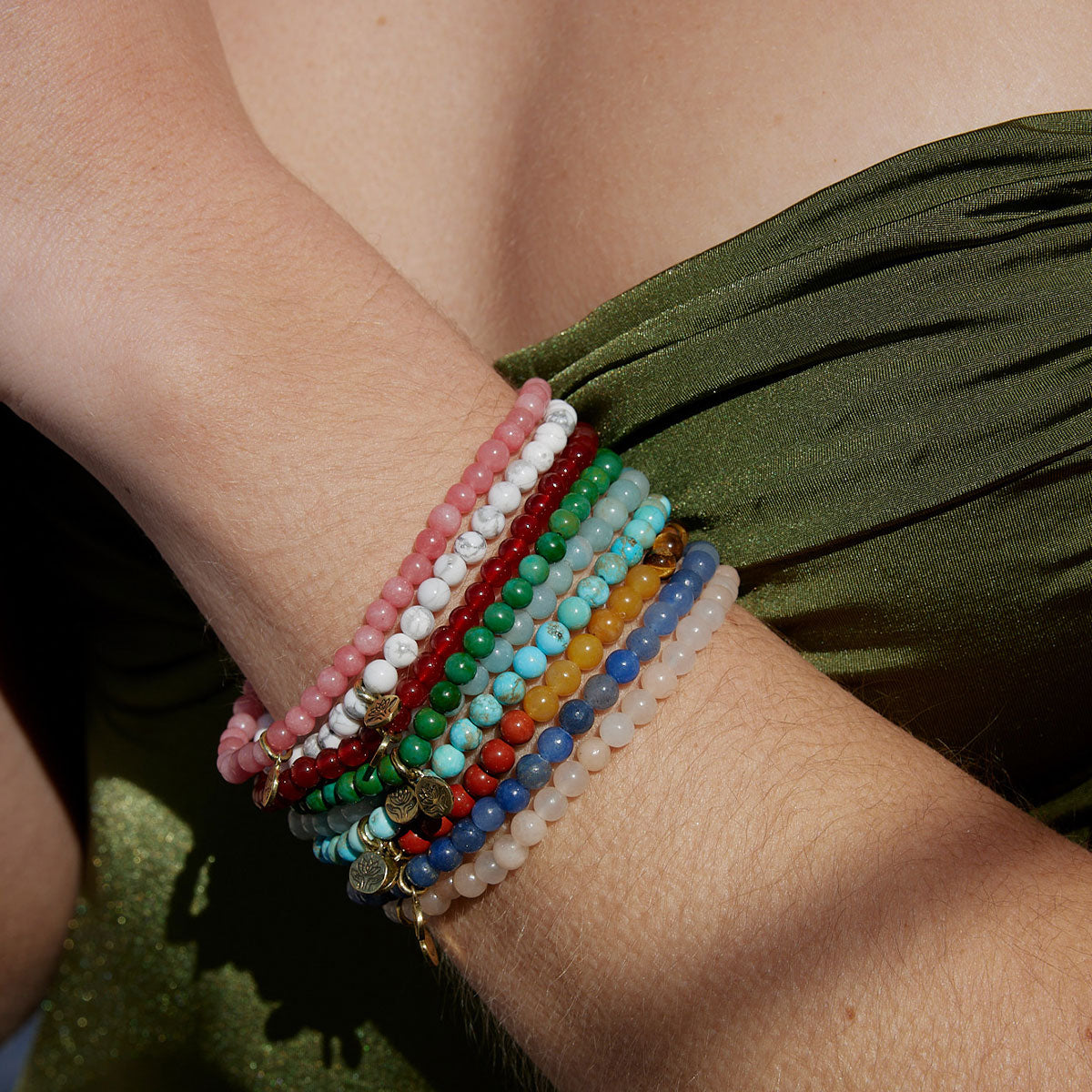 White howlite healing gem bracelet