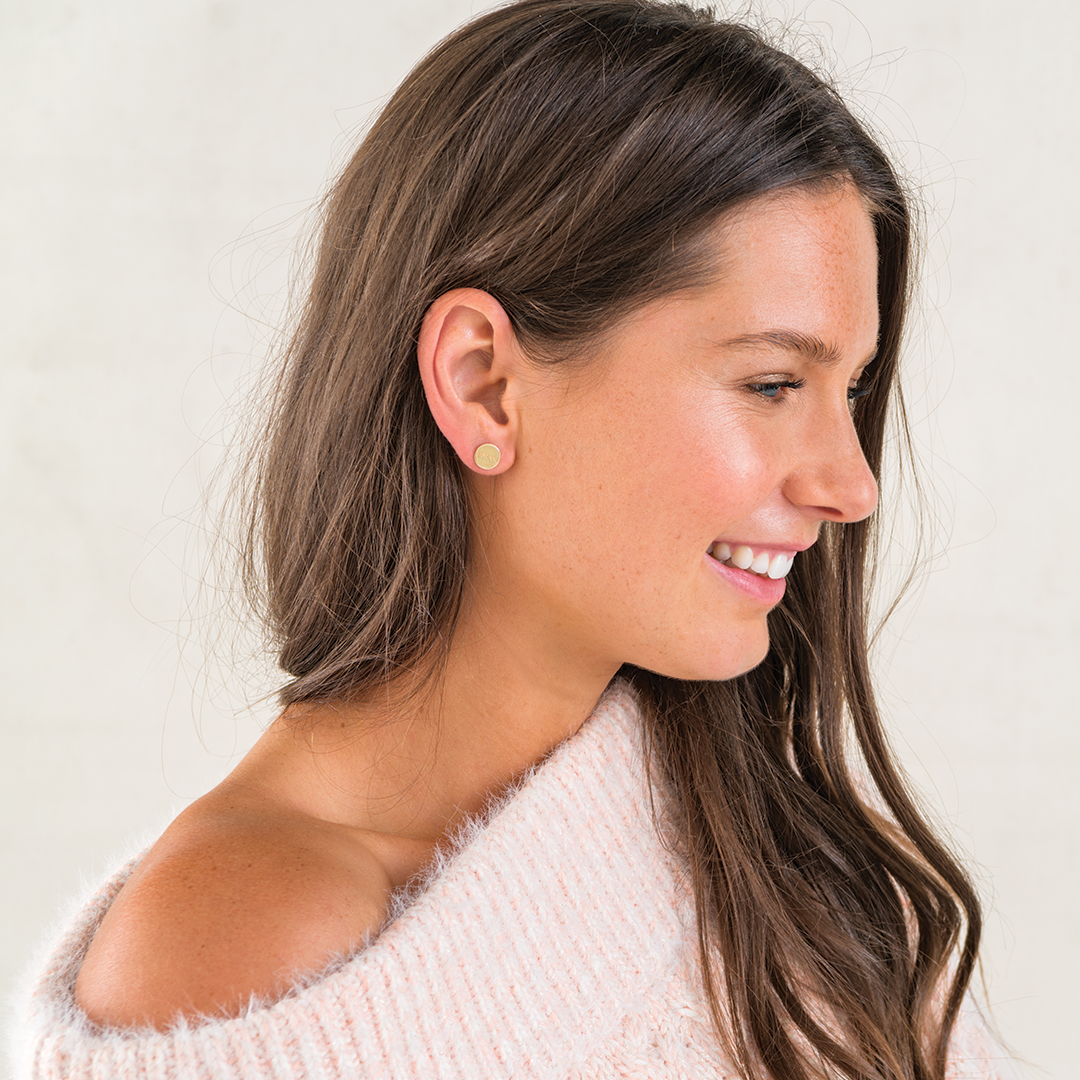 Love dream stud earrings
